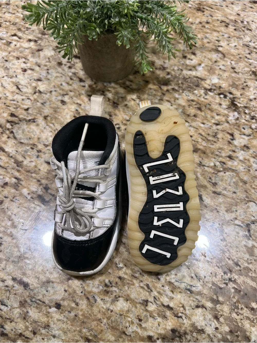 Jordan 11 toddler